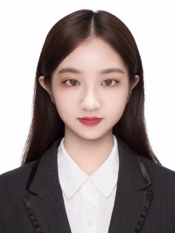 侧耳倾听的第一张照片--昆明相亲服务中心