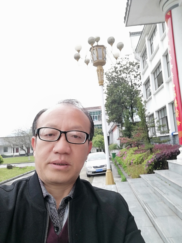 玫瑰祥云的第二张照片--昆明相亲服务中心