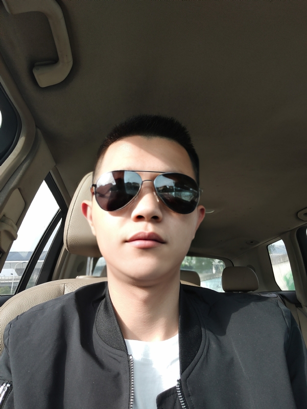 葛先生的第二张照片--昆明相亲服务中心