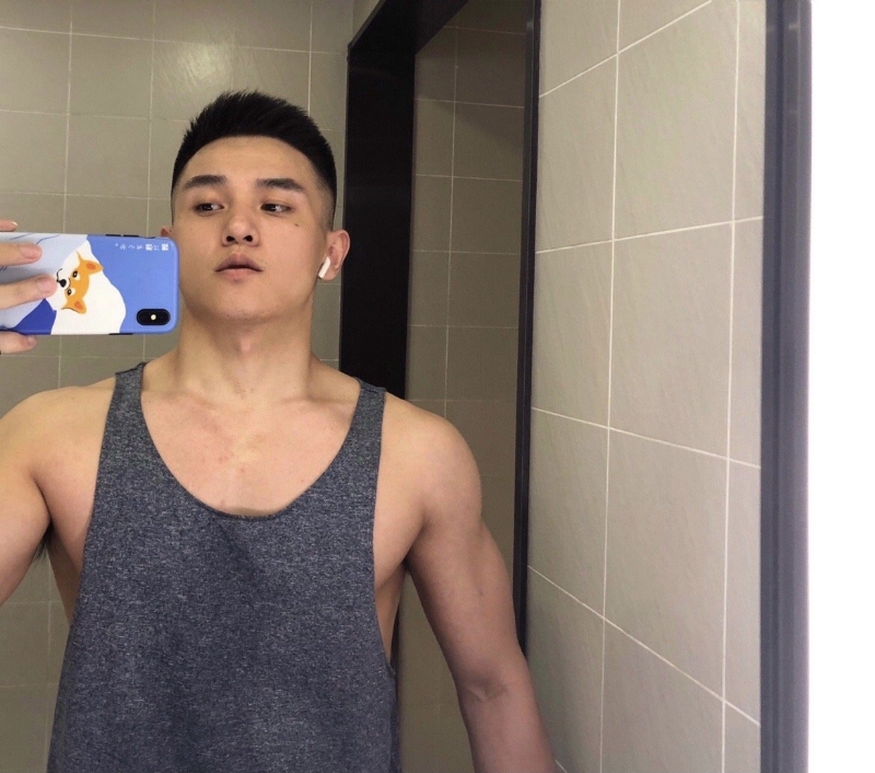 李文亮的第一张照片--昆明相亲服务中心