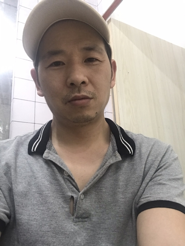 老何的第一张照片--昆明相亲服务中心