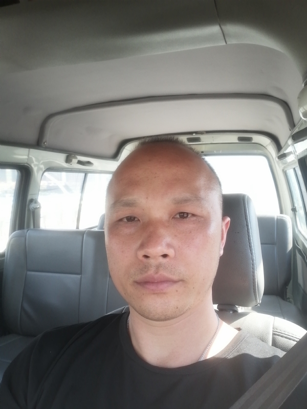 新旺丁的第一张照片--昆明相亲服务中心