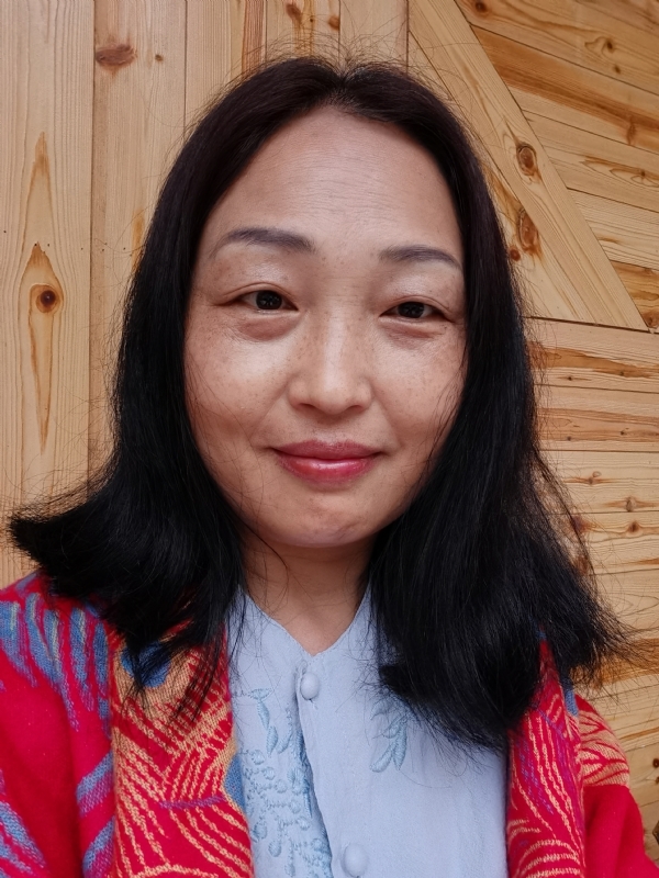 天山雪莲的第一张照片--昆明相亲服务中心