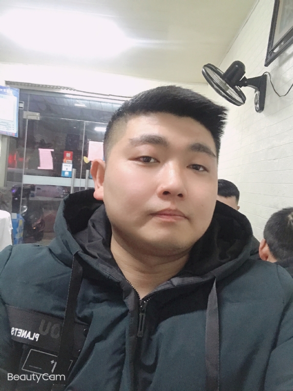 回忆是个小孩的第一张照片--昆明相亲服务中心