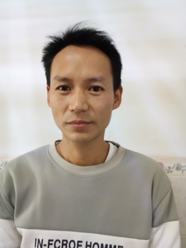 单亲爸爸的第一张照片--昆明相亲服务中心