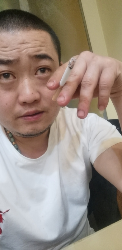 孤独的螃蟹的第一张照片--昆明相亲服务中心