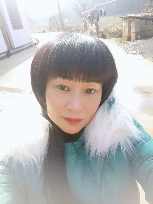 金鱼儿的第一张照片--昆明相亲服务中心