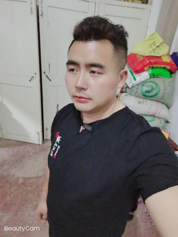 阿杰的第一张照片--昆明相亲服务中心