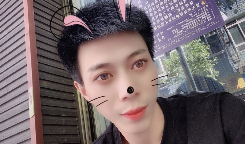 酒伴你的第一张照片--昆明相亲服务中心