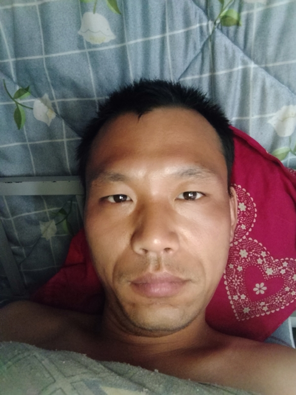 弘扬的第一张照片--昆明相亲服务中心