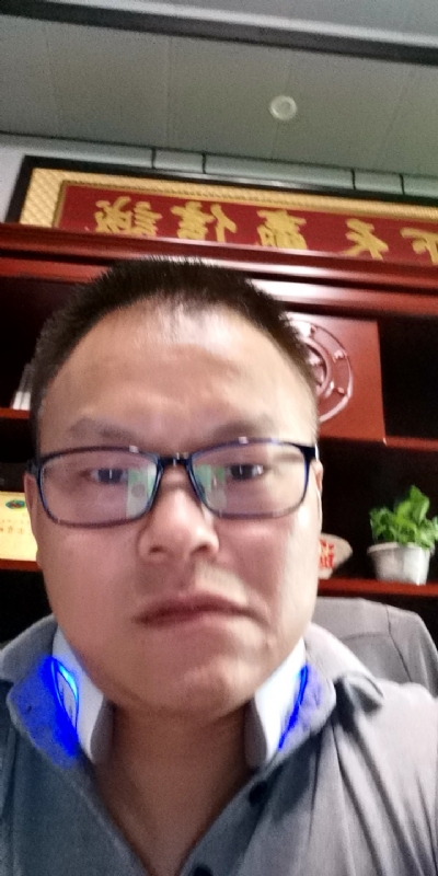 模具工匠的第一张照片--昆明相亲服务中心