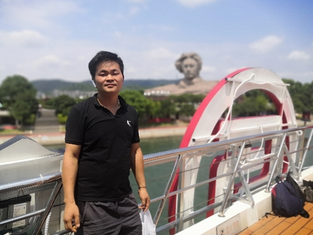 龙的传人的第一张照片--昆明相亲服务中心