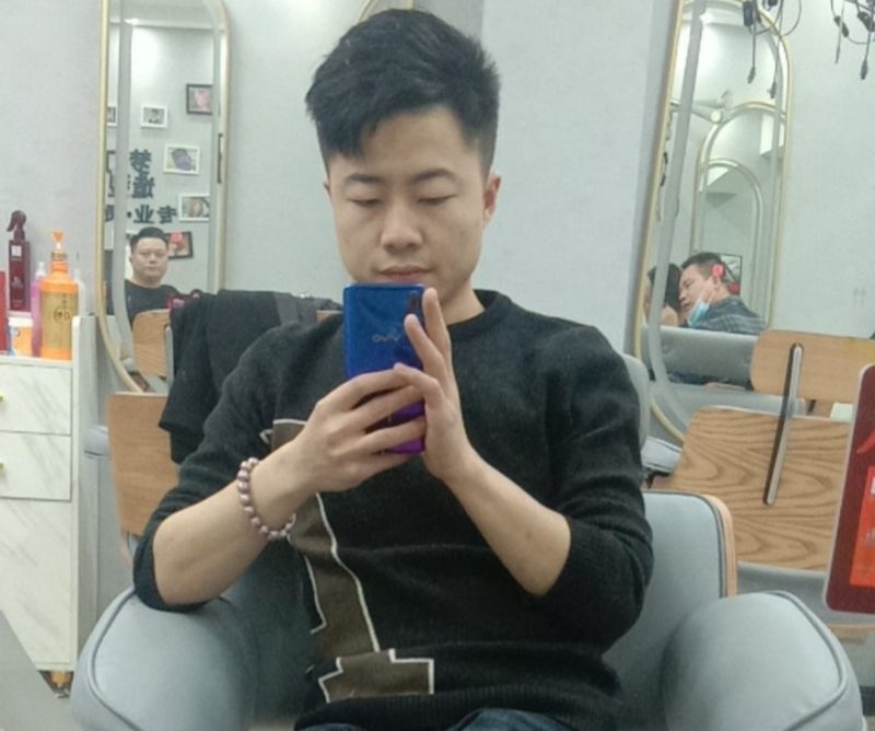 无法自拔的第一张照片--昆明相亲服务中心