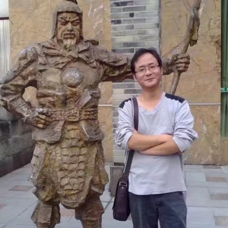 孤狼的第三张照片--昆明相亲服务中心