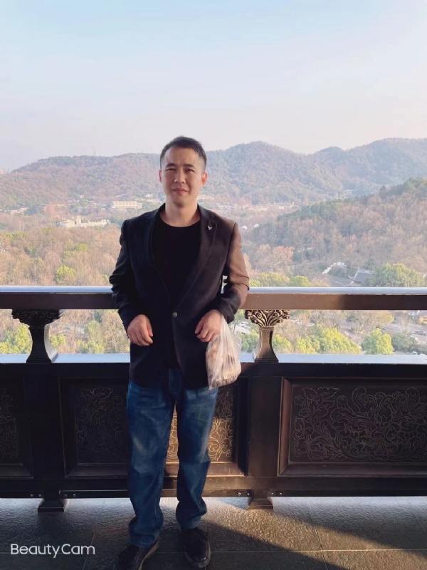 周周的第二张照片--昆明相亲服务中心