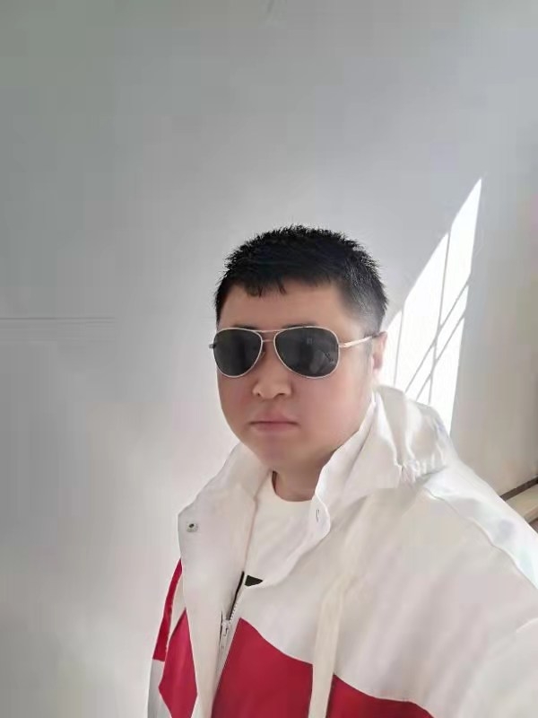 大漠叔叔的第一张照片--昆明相亲服务中心