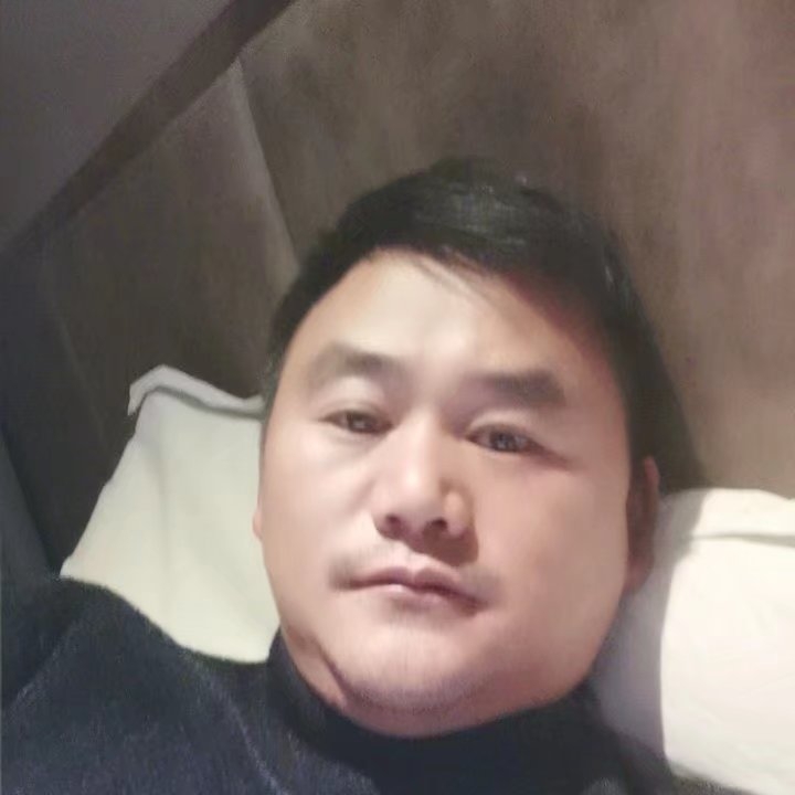 奔跑的第三张照片--昆明相亲服务中心