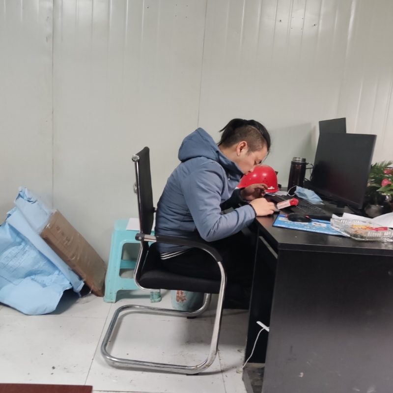 太空舱的第一张照片--昆明相亲服务中心