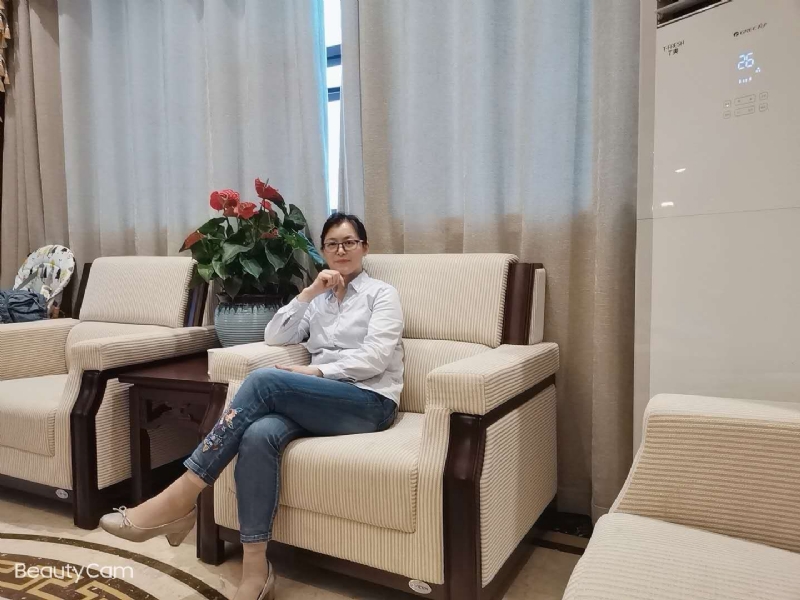 秋水伊人的第一张照片--昆明相亲服务中心