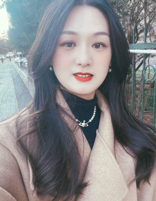 盧盈穎的第一张照片--昆明相亲服务中心