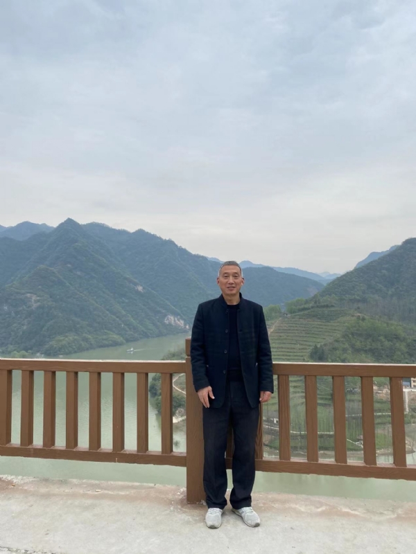 雪芳的第一张照片--昆明相亲服务中心