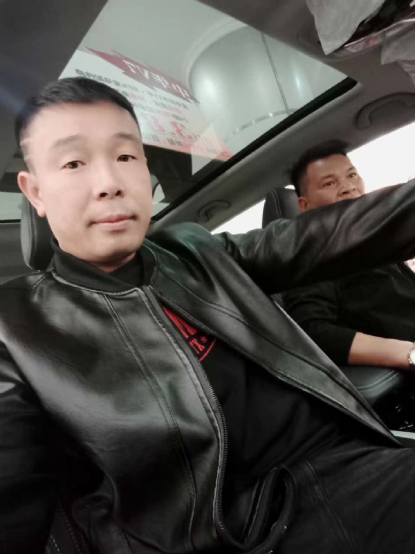 醉红尘的第一张照片--昆明相亲服务中心