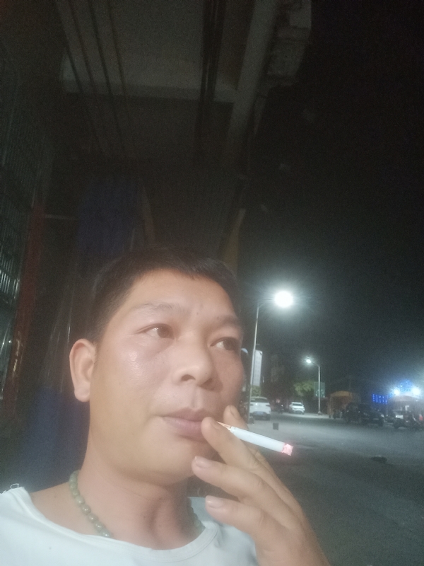 善解人意的第一张照片--昆明相亲服务中心