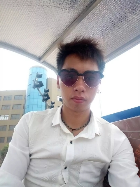 寻缘的第一张照片--昆明相亲服务中心