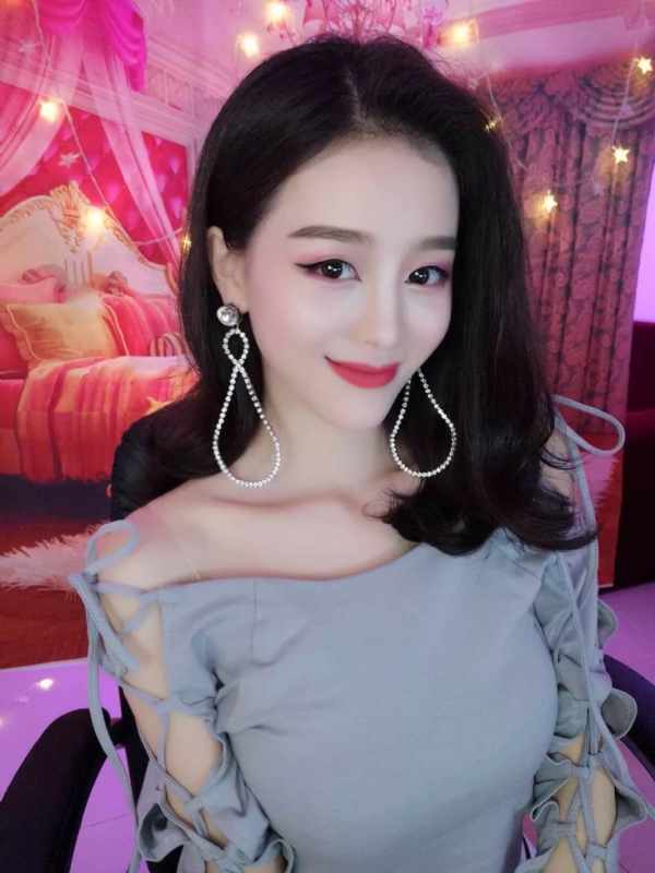 Cici的第三张照片--昆明相亲服务中心