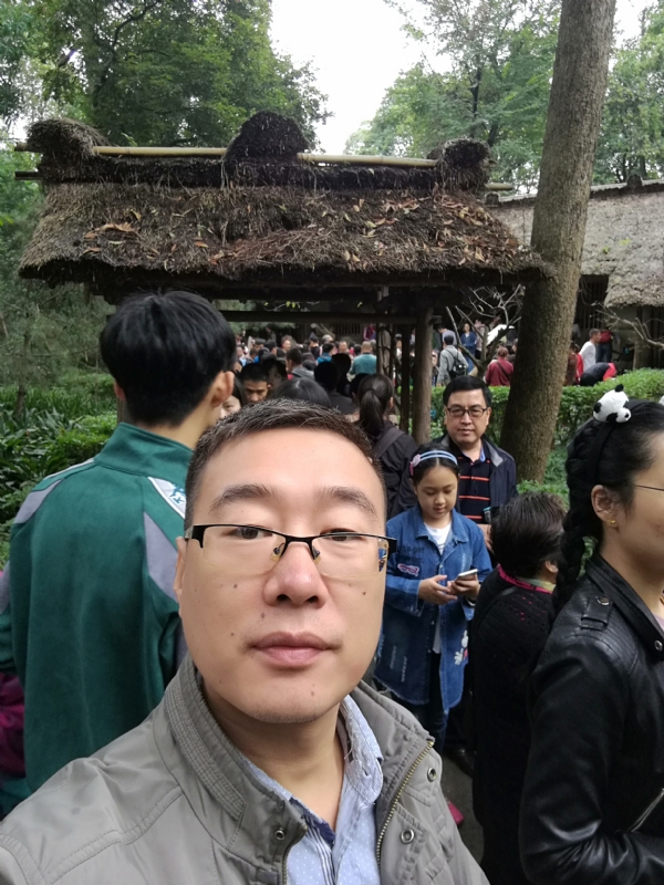 撑起一片天的第一张照片--昆明相亲服务中心