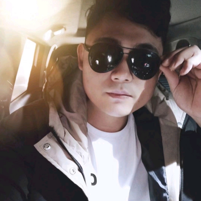 高大威武的第三张照片--昆明相亲服务中心