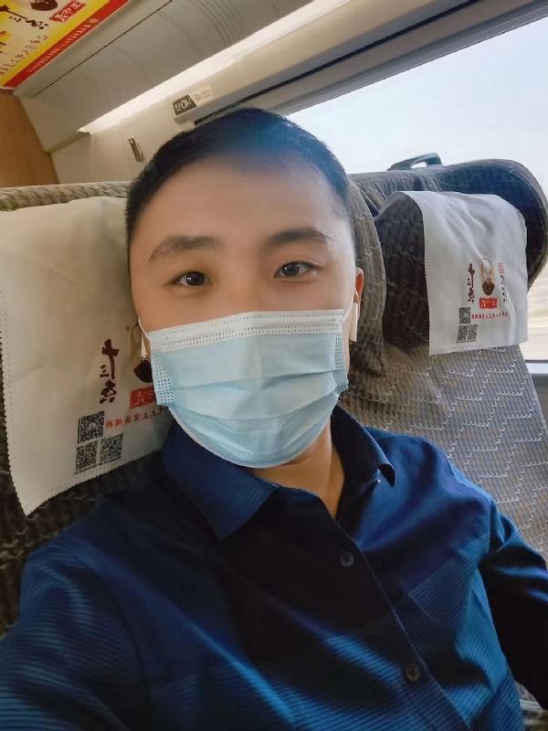 孤独的小屁猪的第二张照片--昆明相亲服务中心