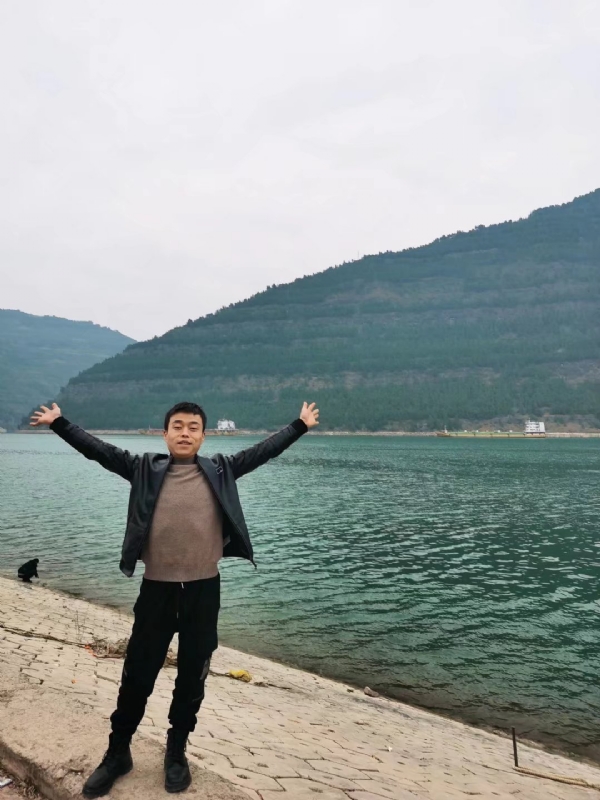 寂寞的风的第一张照片--昆明相亲服务中心