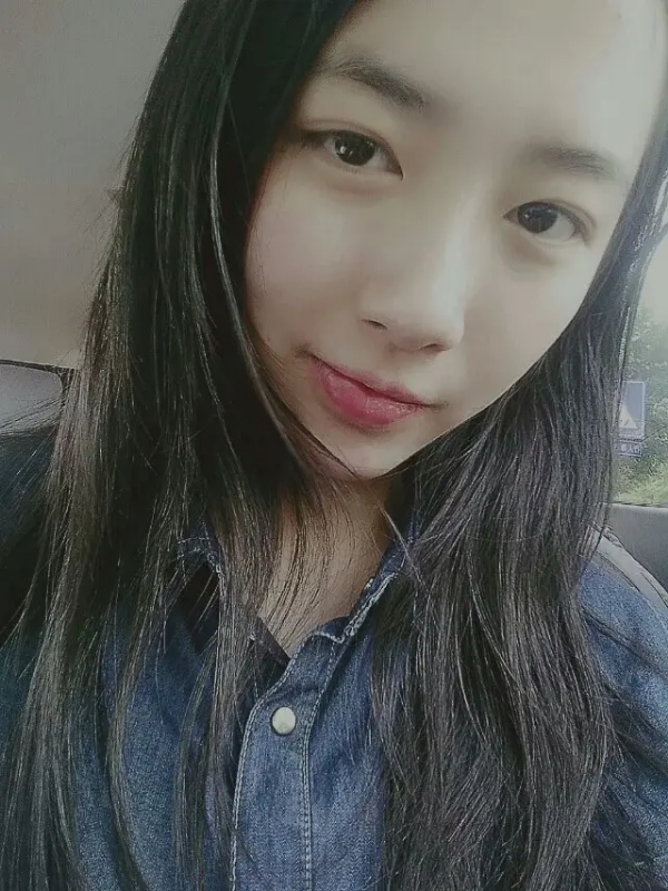 小她的第一张照片--昆明相亲服务中心