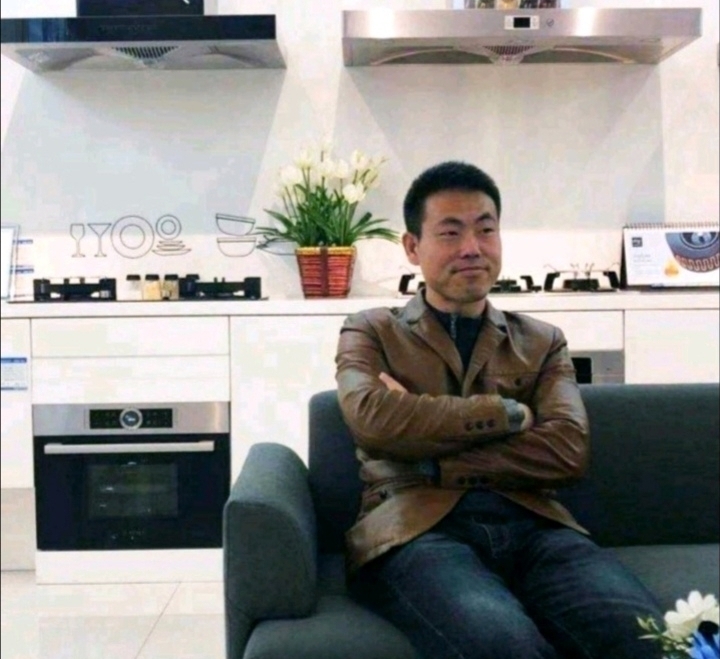 奋斗的执着的第一张照片--昆明相亲服务中心