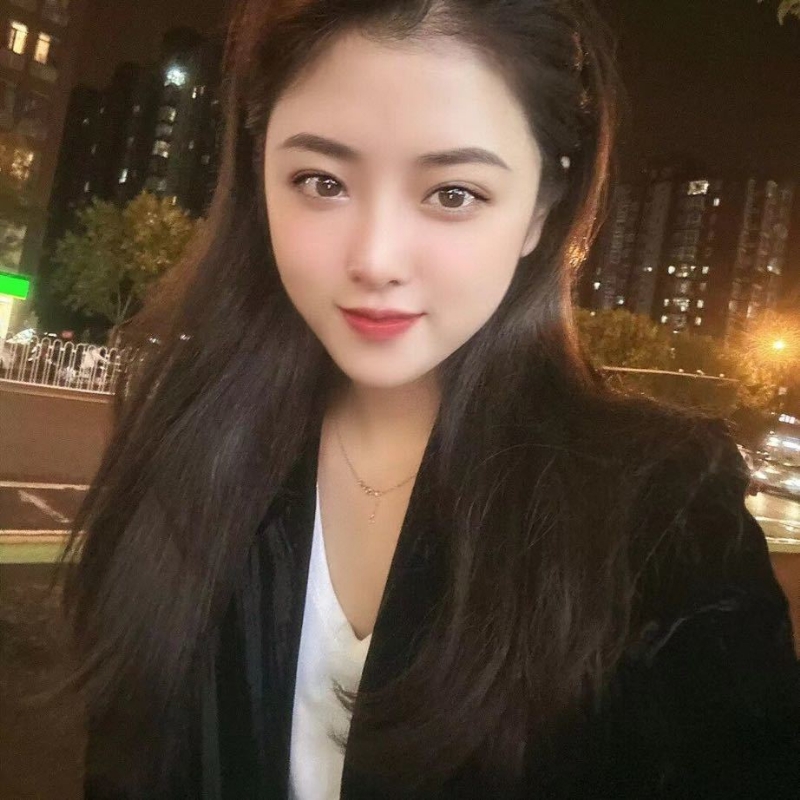 爱笑的微微的第一张照片--昆明相亲服务中心