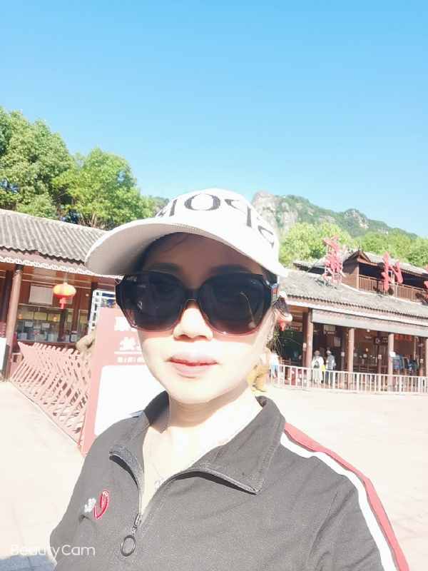 山百合的第一张照片--昆明相亲服务中心