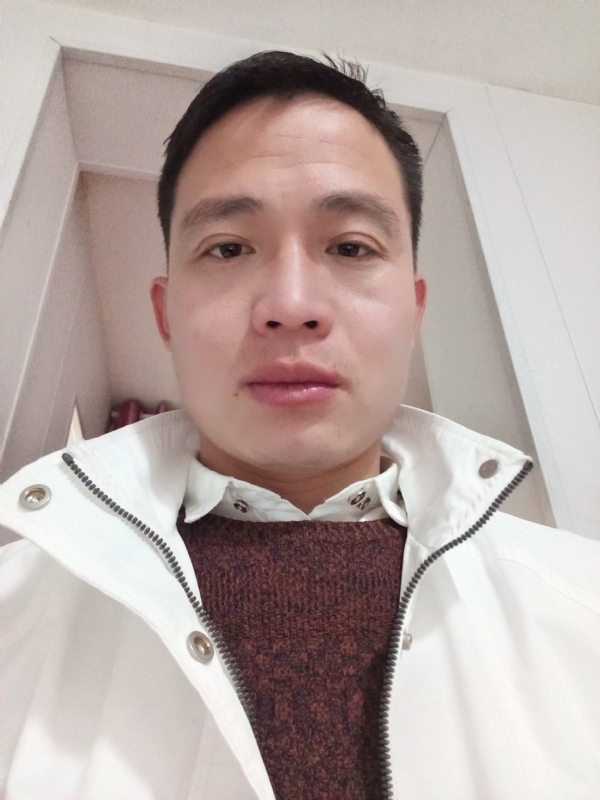 忧伤还是快乐的第一张照片--昆明相亲服务中心