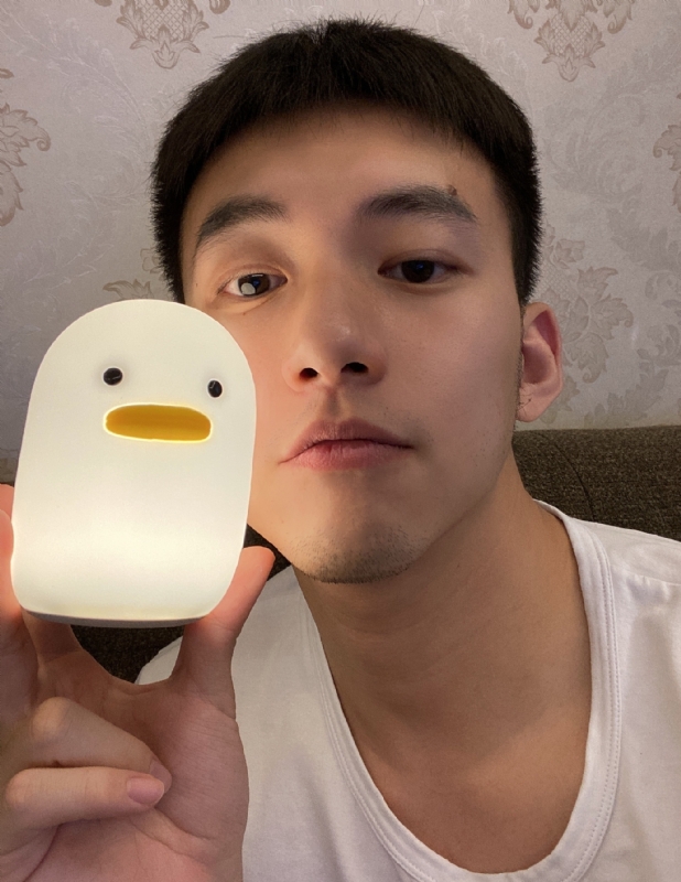 绝世大冤种的第三张照片--昆明相亲服务中心