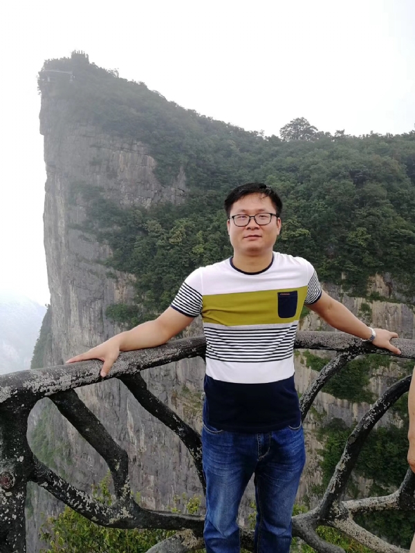 江汉的第一张照片--昆明相亲服务中心