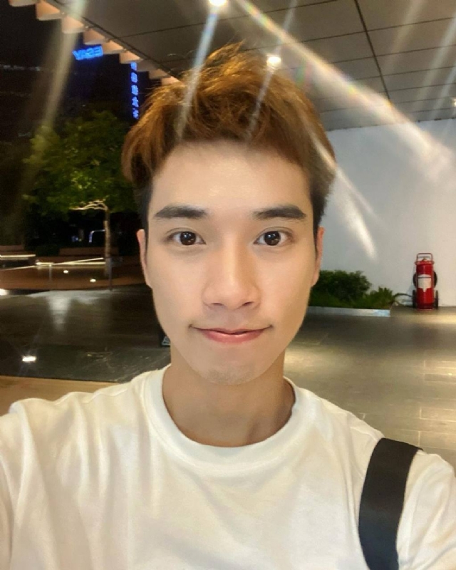 油菜花的第一张照片--昆明相亲服务中心