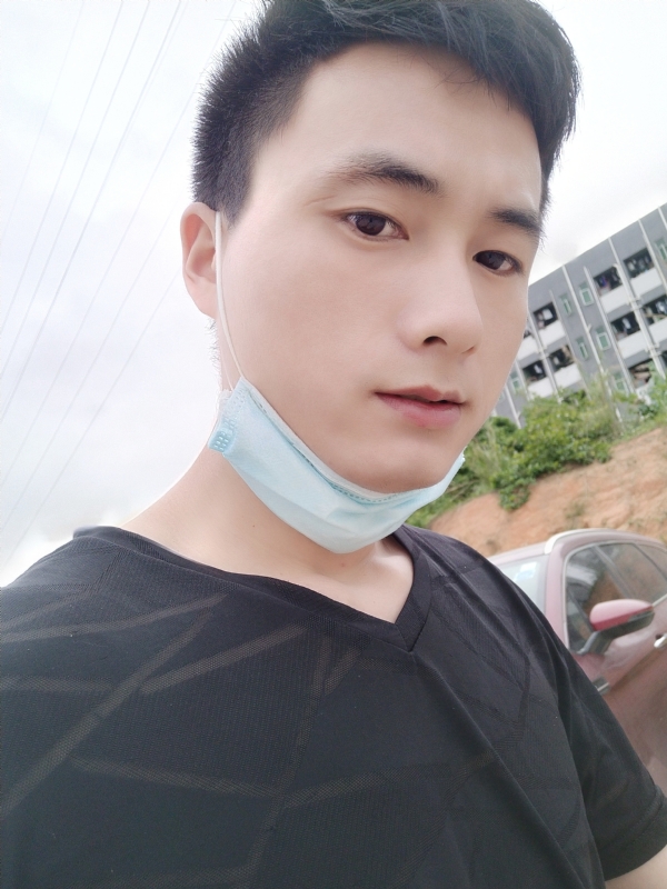 何凡的第二张照片--昆明相亲服务中心