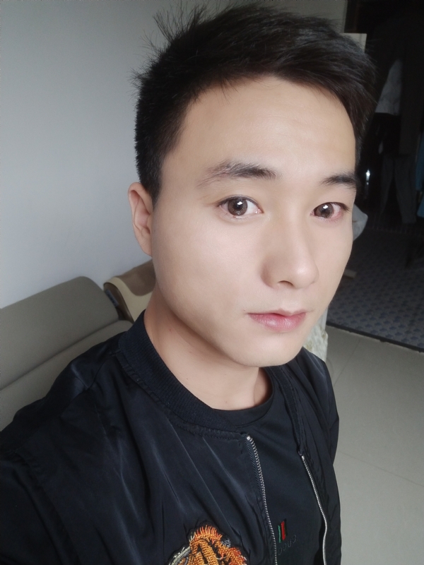 何凡的第三张照片--昆明相亲服务中心