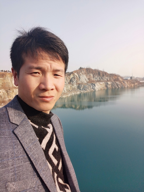 寒夜的第二张照片--昆明相亲服务中心