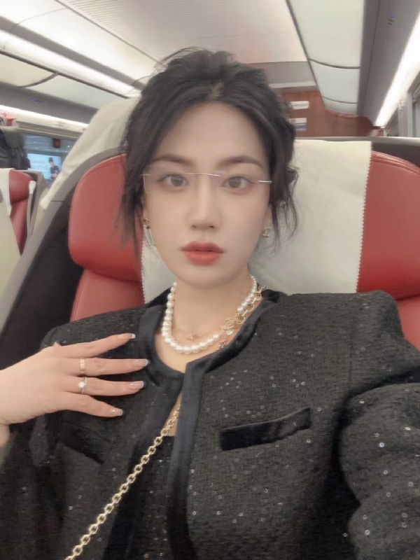 Alma的第三张照片--昆明相亲服务中心