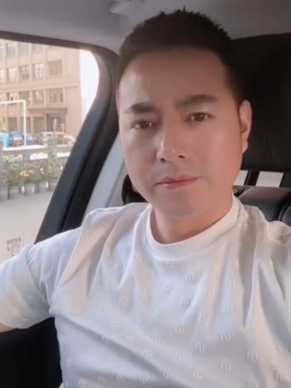 勿忘初心的第一张照片--昆明相亲服务中心