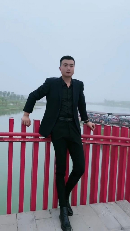 Albert的第一张照片--昆明相亲服务中心