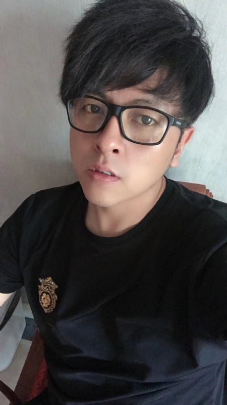 爱你永远不容易的第一张照片--昆明相亲服务中心