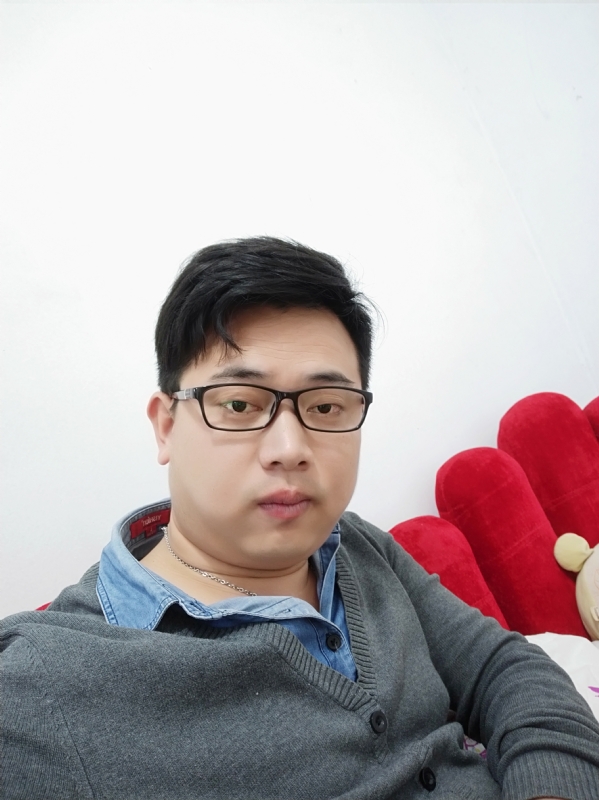 何必在亿的第一张照片--昆明相亲服务中心