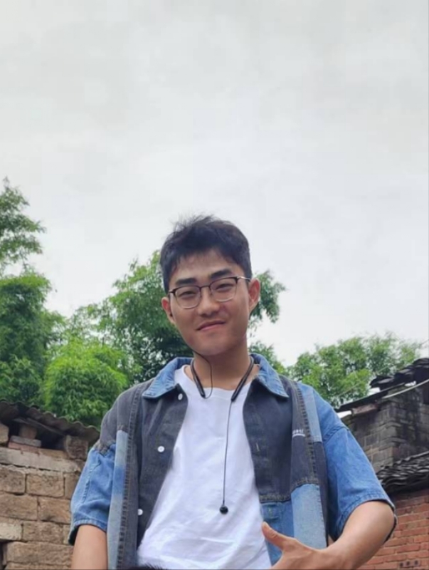 越努力越幸运的第一张照片--昆明相亲服务中心